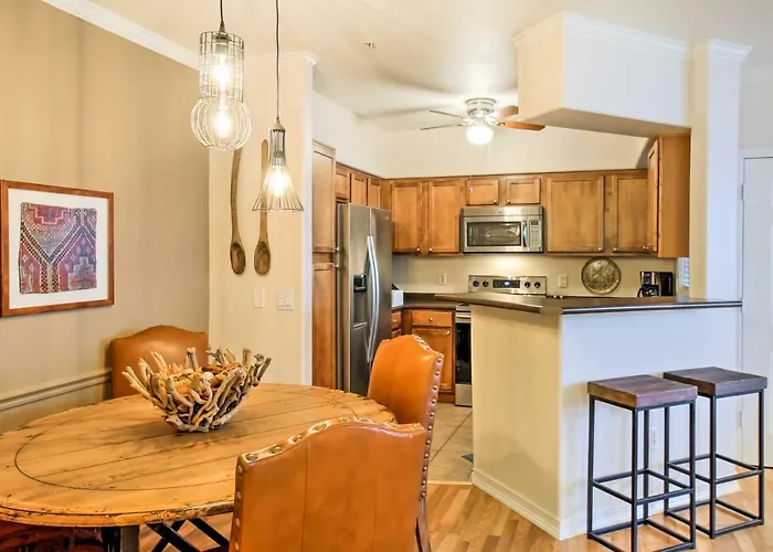 1 Mi To Westworld: W/ Resort-style Amenities